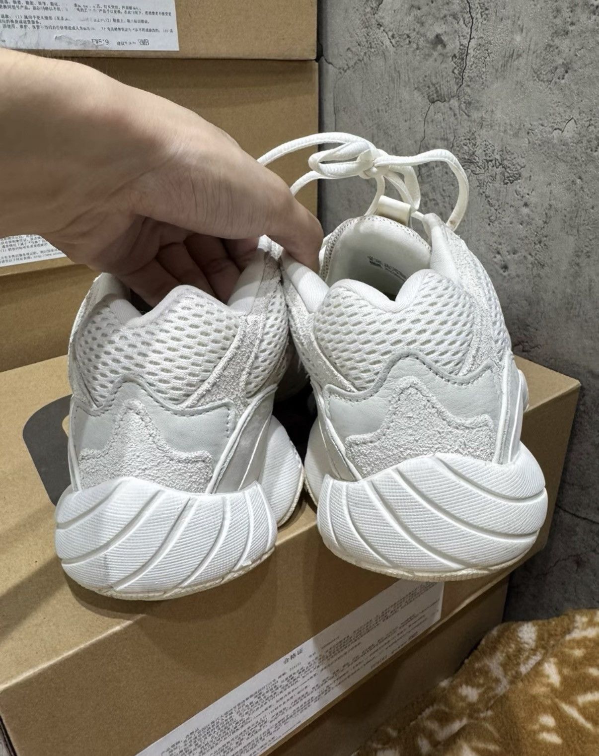 Adidas Adidas Yeezy 500 Bone White ID5114 / FV3573 K37 Size US 9 / EU 42 - 9 Thumbnail