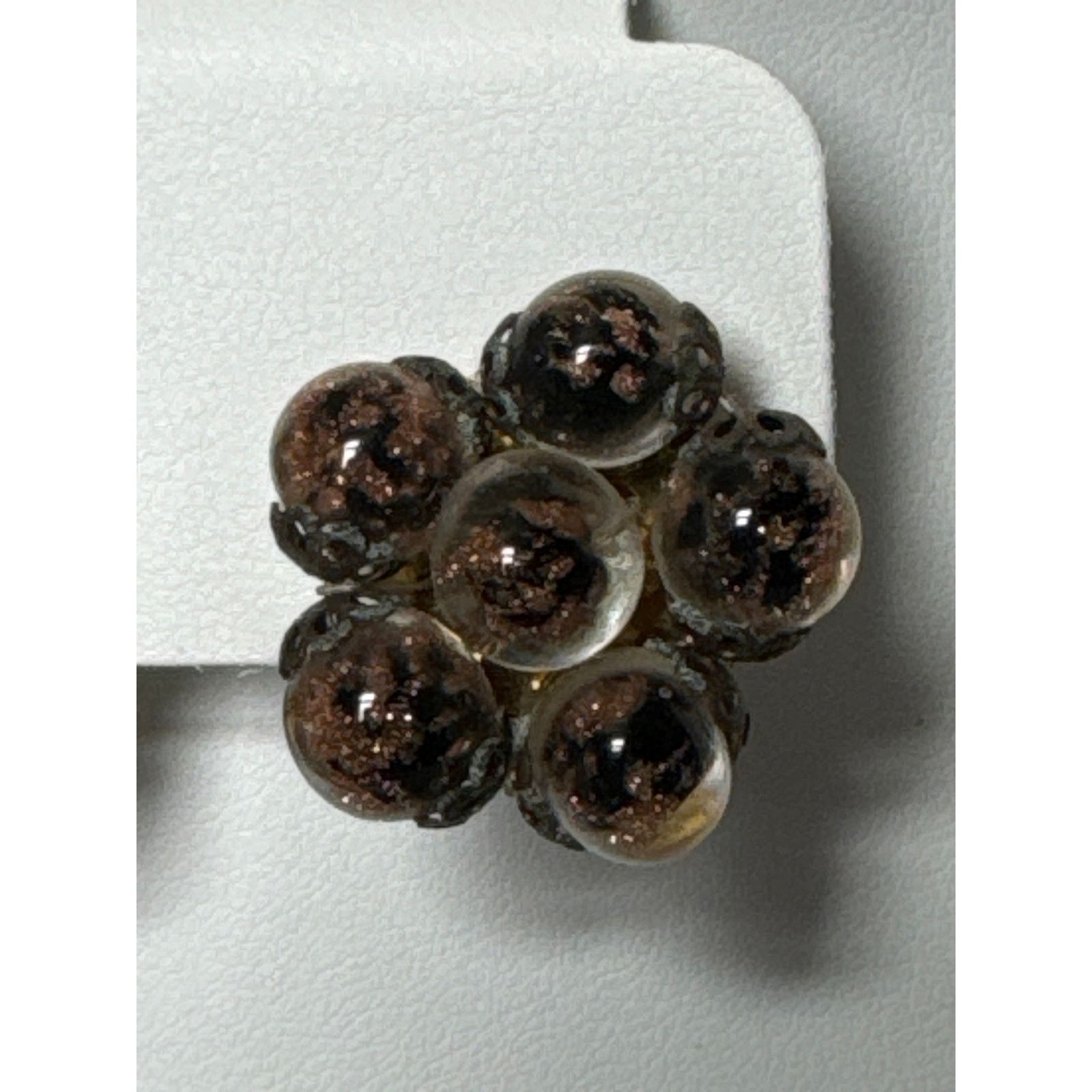 Vintage Vtg glass bead cluster clip earrings, brown made in Italy Size ONE SIZE - 5 Thumbnail