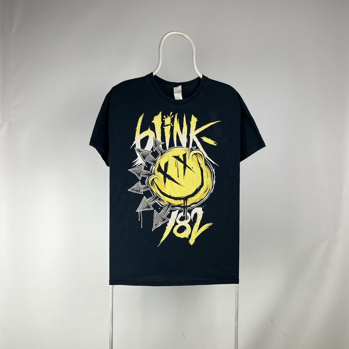 Band Tees Blink-182 smile tshirt rock band size Large Size US L / EU 52-54 / 3 - 1 Thumbnail