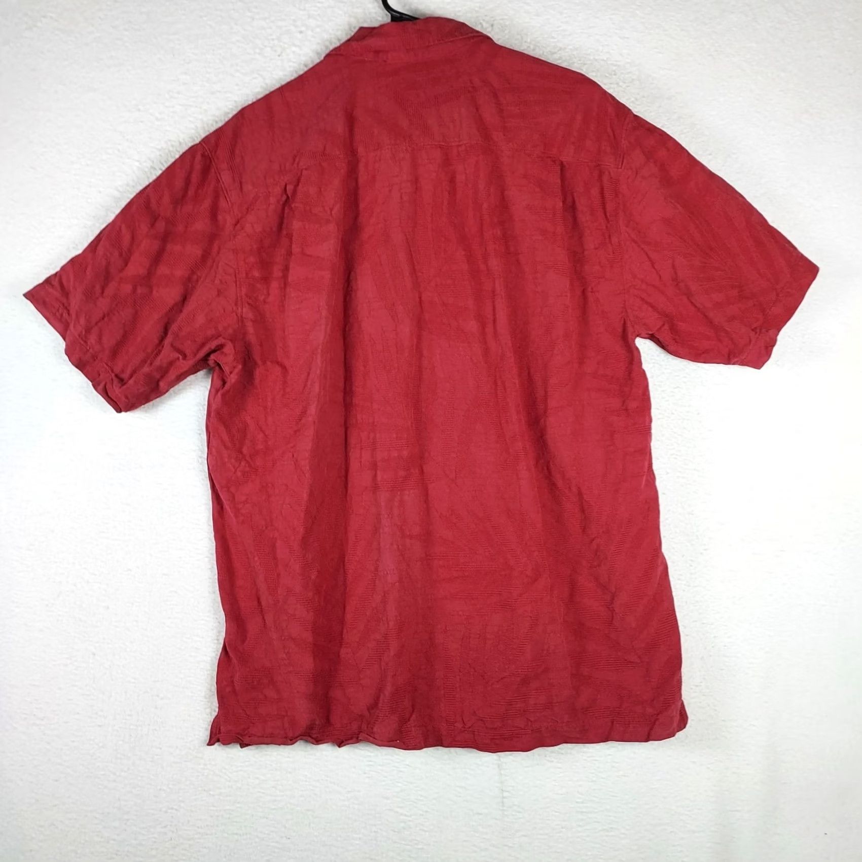 Tommy Bahama Tommy Bahama Silk Camp Shirt Red Silk Short Sleeve Button-Up Collared 100% Silk Men’s L Holiday Resort Vintage No Size US L / EU 52-54 / 3 - 2 Thumbnail