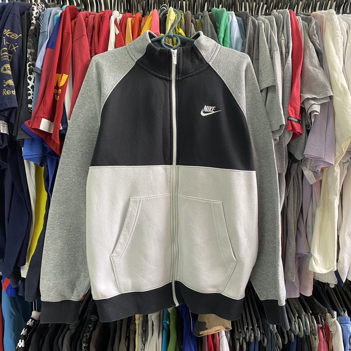 Nike × Vintage Men’s Nike Small Swoosh Streetwear Cotton y2k sweatshirt Size US S / EU 44-46 / 1 - 1 Thumbnail