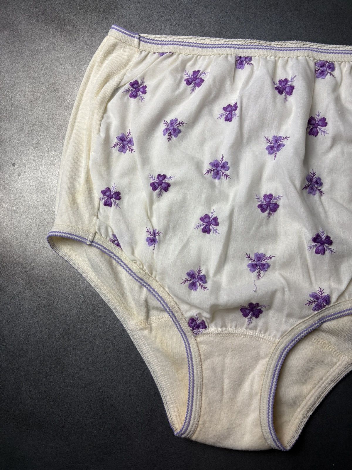 Marks & Spencer × Vintage 3 Pairs 1970s Underwear Vintage Embroidered Floral Panties Size ONE SIZE - 14 Thumbnail