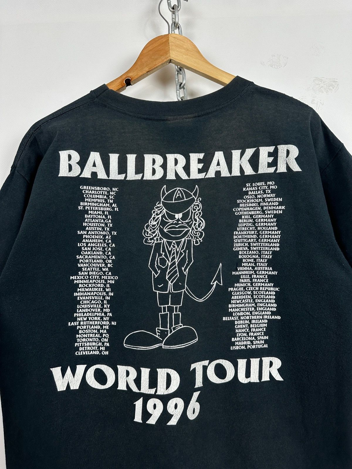 Band Tees 1996 Vintage AC/DC Ballbreaker Brockum World Tour T-Shirt Size US L / EU 52-54 / 3 - 7 Thumbnail