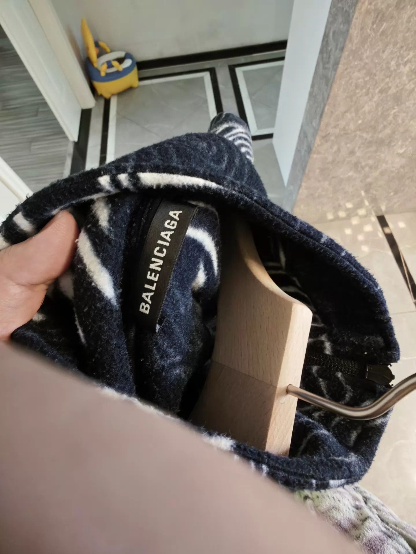 Balenciaga Balenciaga Colorblock Oversize Hoodie XS 19 Size US XS / EU 42 / 0 - 6 Thumbnail