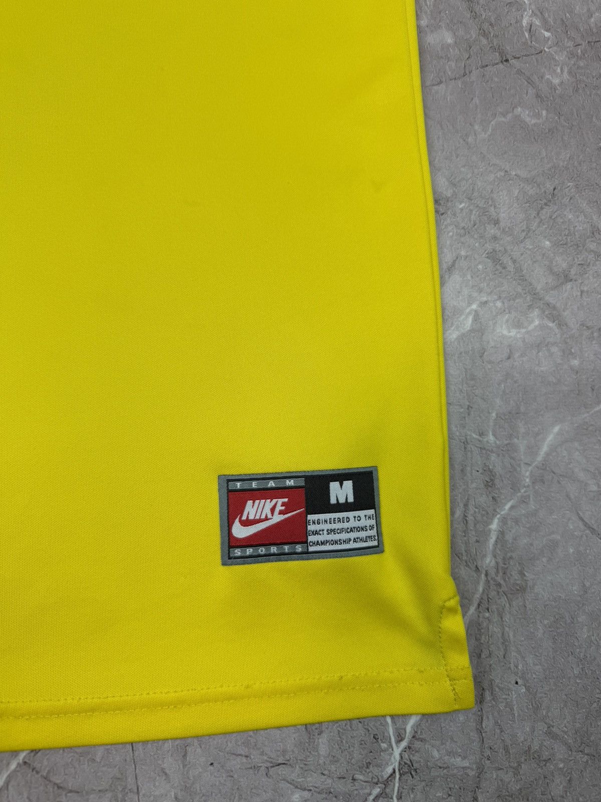 Nike Nike Vintage Brazil Jersey Size M Size US M / EU 48-50 / 2 - 3 Thumbnail