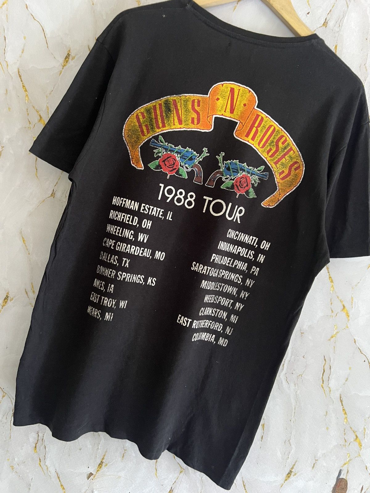 Zara GUN N ROSE LOGO 1998 TOUR TSHIRT Size US L / EU 52-54 / 3 - 6 Thumbnail
