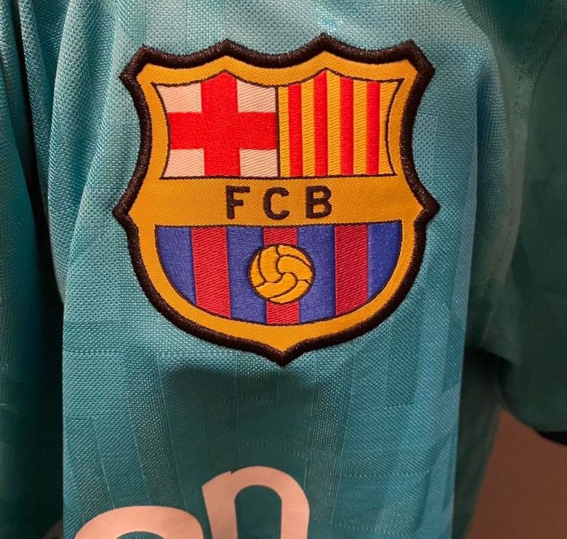 Other Fc Barcelona 19/20 3th jersey Size US L / EU 52-54 / 3 - 4 Thumbnail