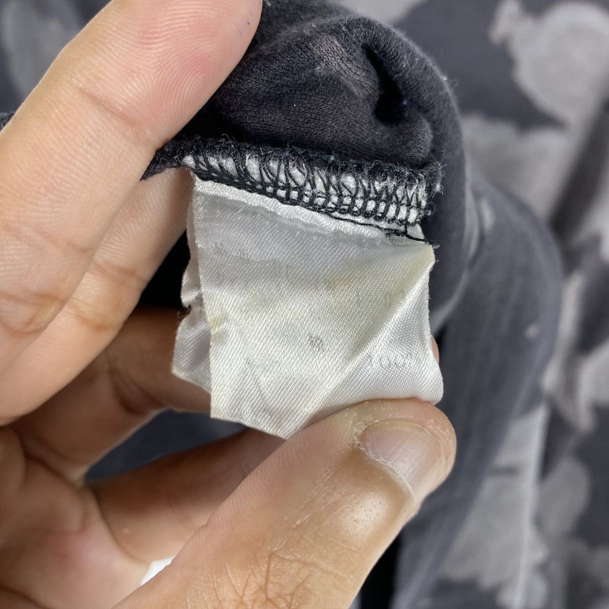 Undercover UNDERCOVER JUN TAKAHASHI 97-98 Autumn Winter Bleached Tee Size US L / EU 52-54 / 3 - 9 Thumbnail