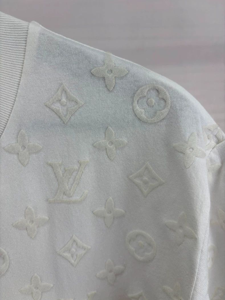 Louis Vuitton Louis Vuitton Louis Vuitton Short Sleeve TShirt with Pocke Size US S / EU 44-46 / 1 - 3 Thumbnail