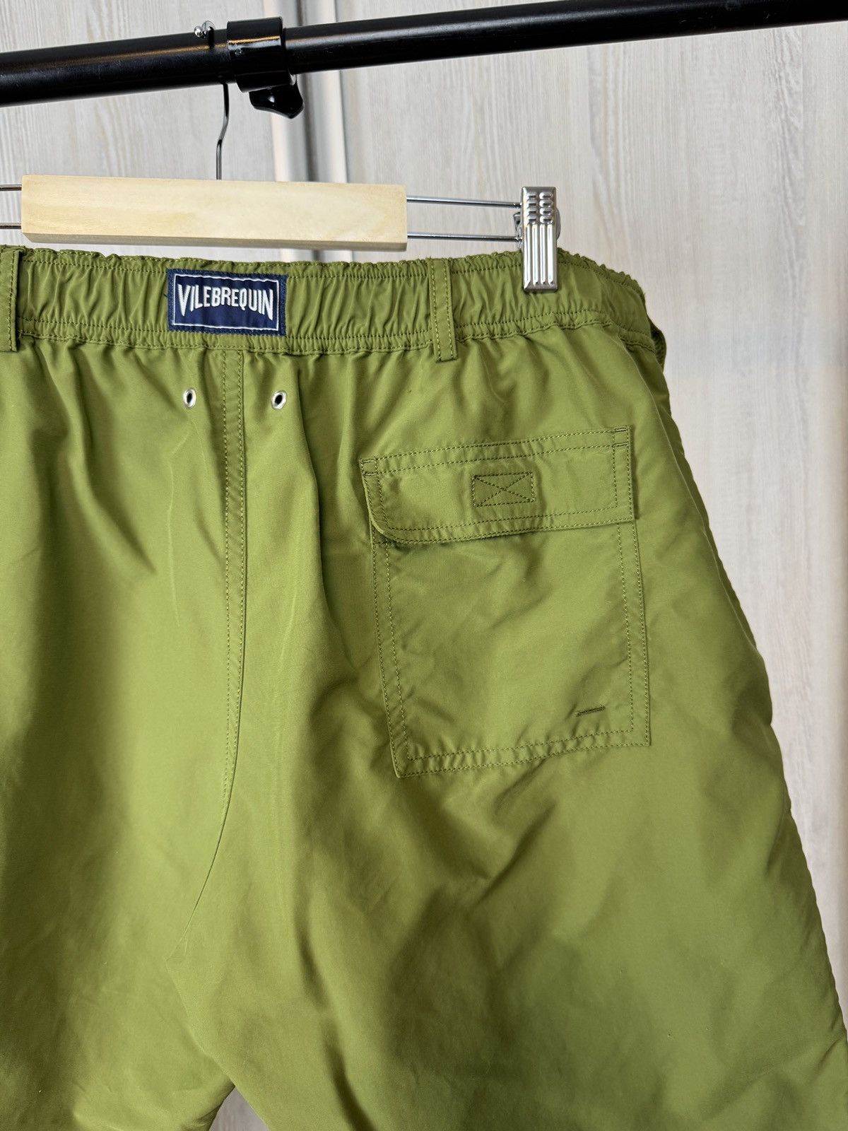 Vilebrequin Vilebrequin khaki green classic nylon shorts Size US 37 - 4 Thumbnail