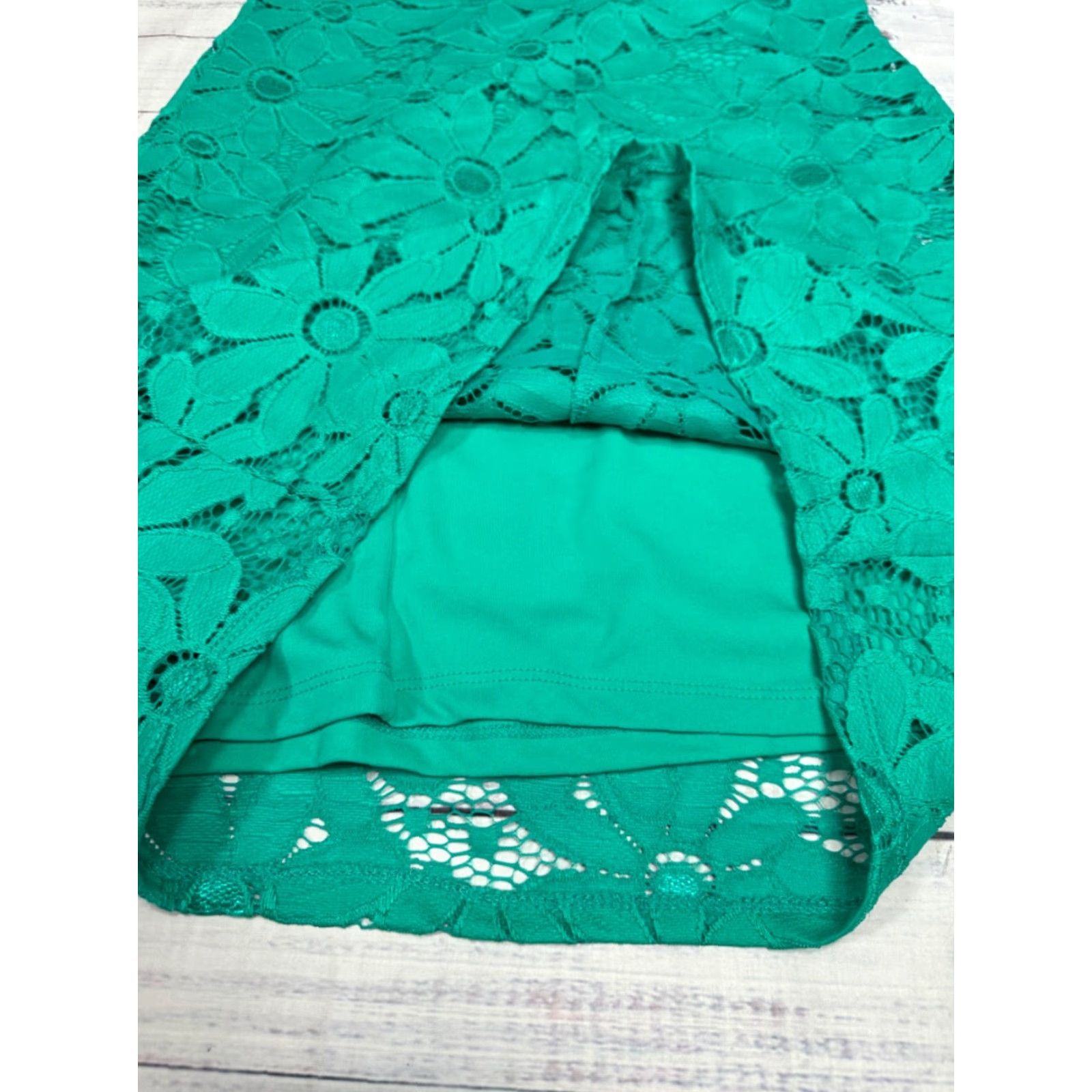 Vintage Tiana B Womens Short Sleeve Lace Overlay Dress Sz S Green Lined Sheath Knee Length New Size 28" / US 6 / IT 42 - 7 Thumbnail
