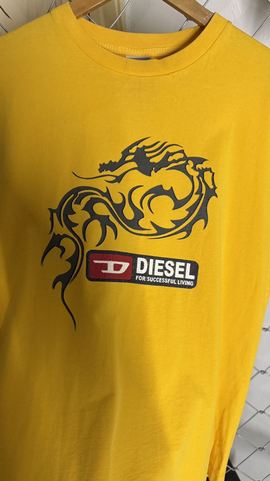 Diesel VINTAGE Y2K DIESEL TRIBAL DRAGON STYLE CROP T-SHIRT Size US L / EU 52-54 / 3 - 3 Thumbnail