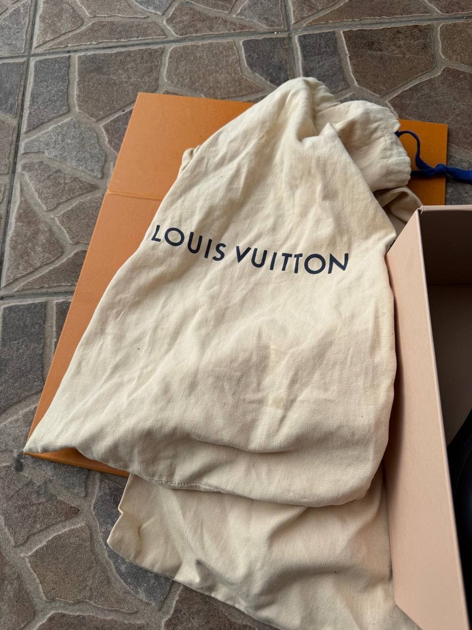 Louis Vuitton Louis Vuitton leather grey trainers Size US 11 / EU 44 - 9 Thumbnail