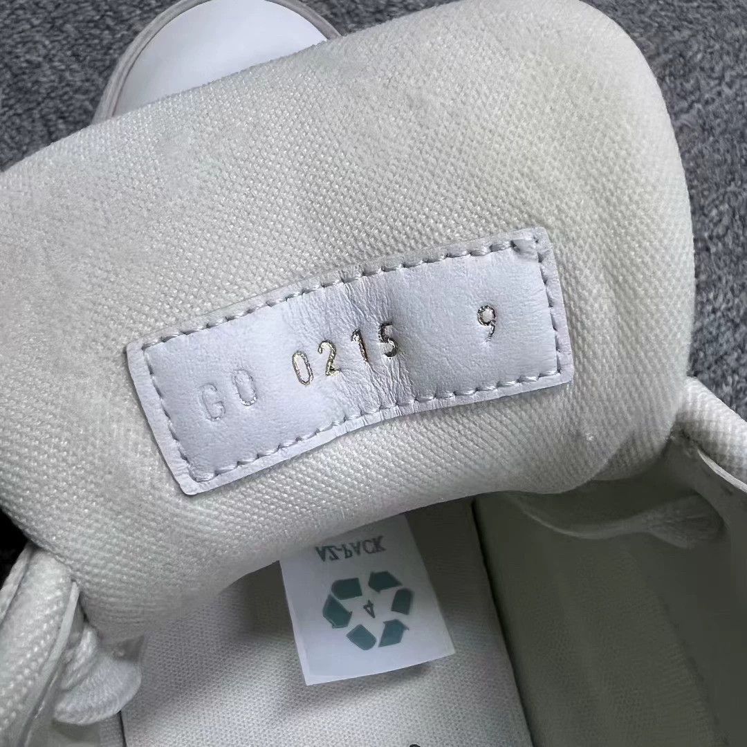 Louis Vuitton louis vuitton low-top white sneakers with touch strap Size US 9 / EU 42 - 4 Thumbnail