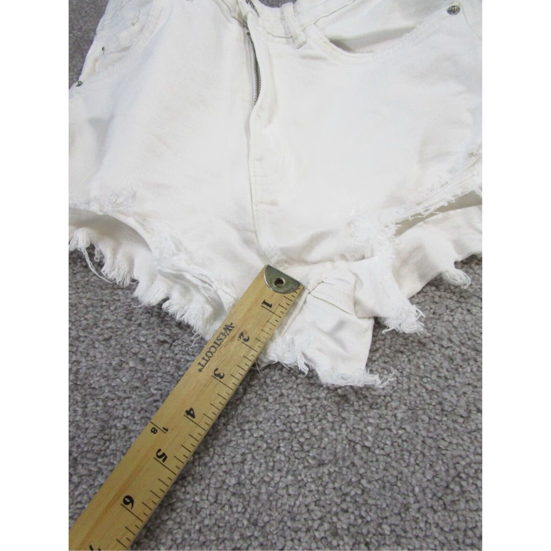 Zara Womens Zara Shorts 4 White Denim Cut Offs Extra Large XL Size 27" / US 4 / IT 40 - 6 Thumbnail