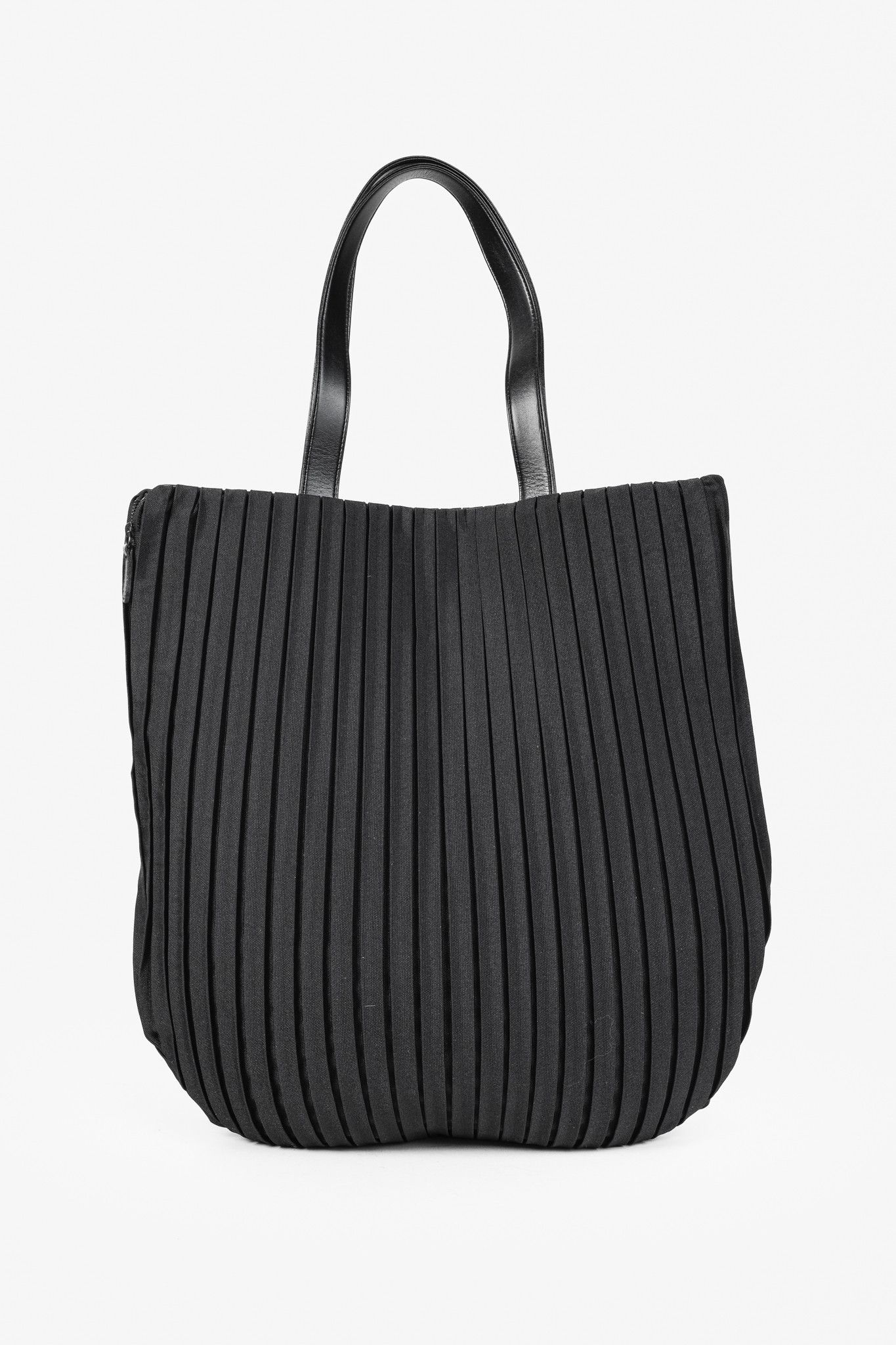 Issey Miyake Issey Miyake Pleats Please Black U Tote Bag Size ONE SIZE - 4 Thumbnail