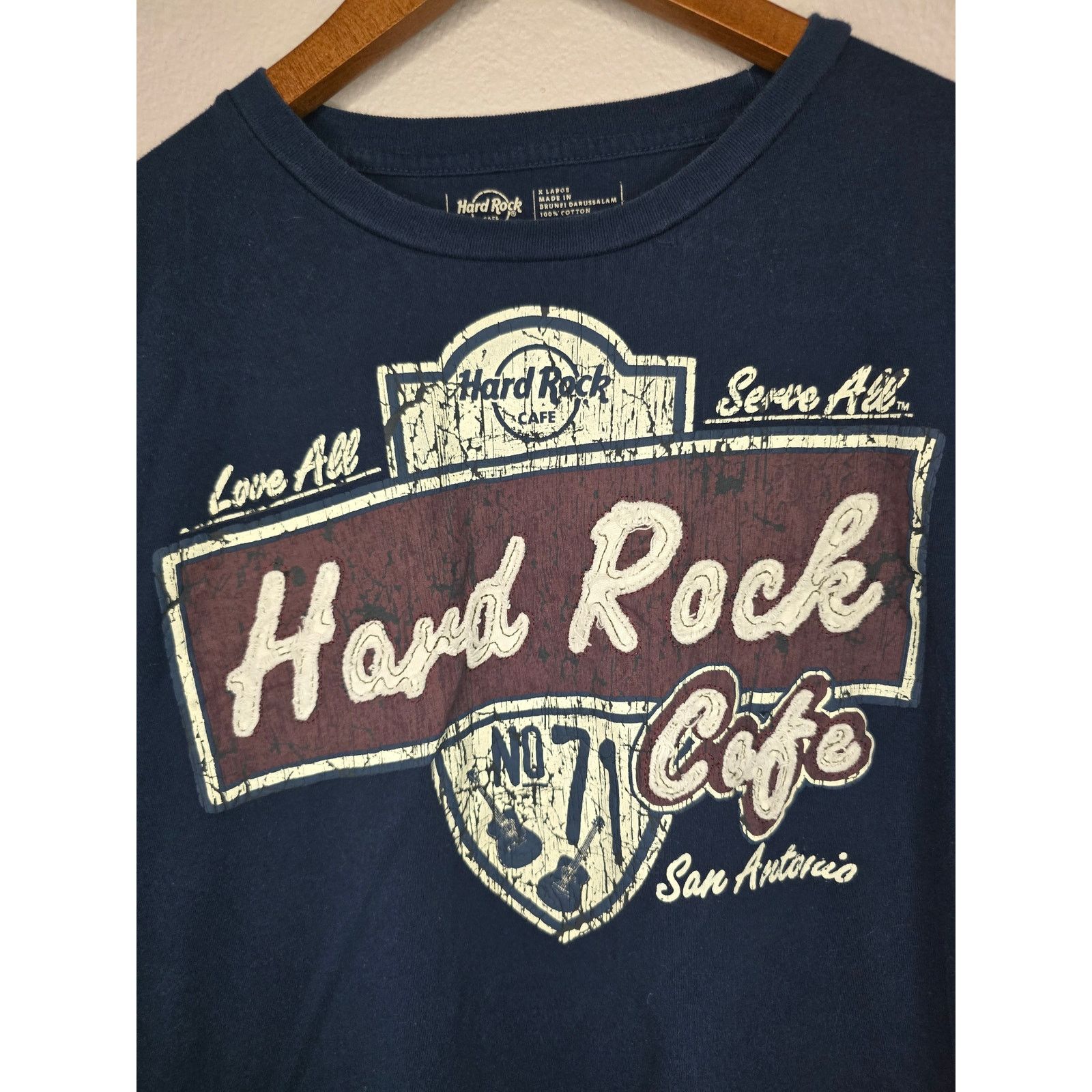 Hard Rock Cafe Hard Rock Cafe Blue San Antonio Texas Love All Serve All Tee Size US XL / EU 56 / 4 - 4 Thumbnail