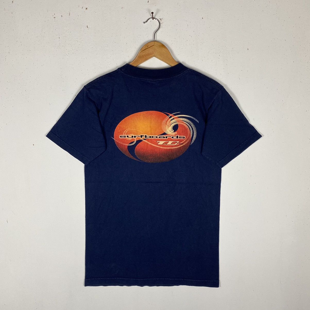 Vintage VINTAGE 90's T&C SURF DESIGNS HAWAII SURFBOARDS TEE Size US S / EU 44-46 / 1 - 2 Thumbnail