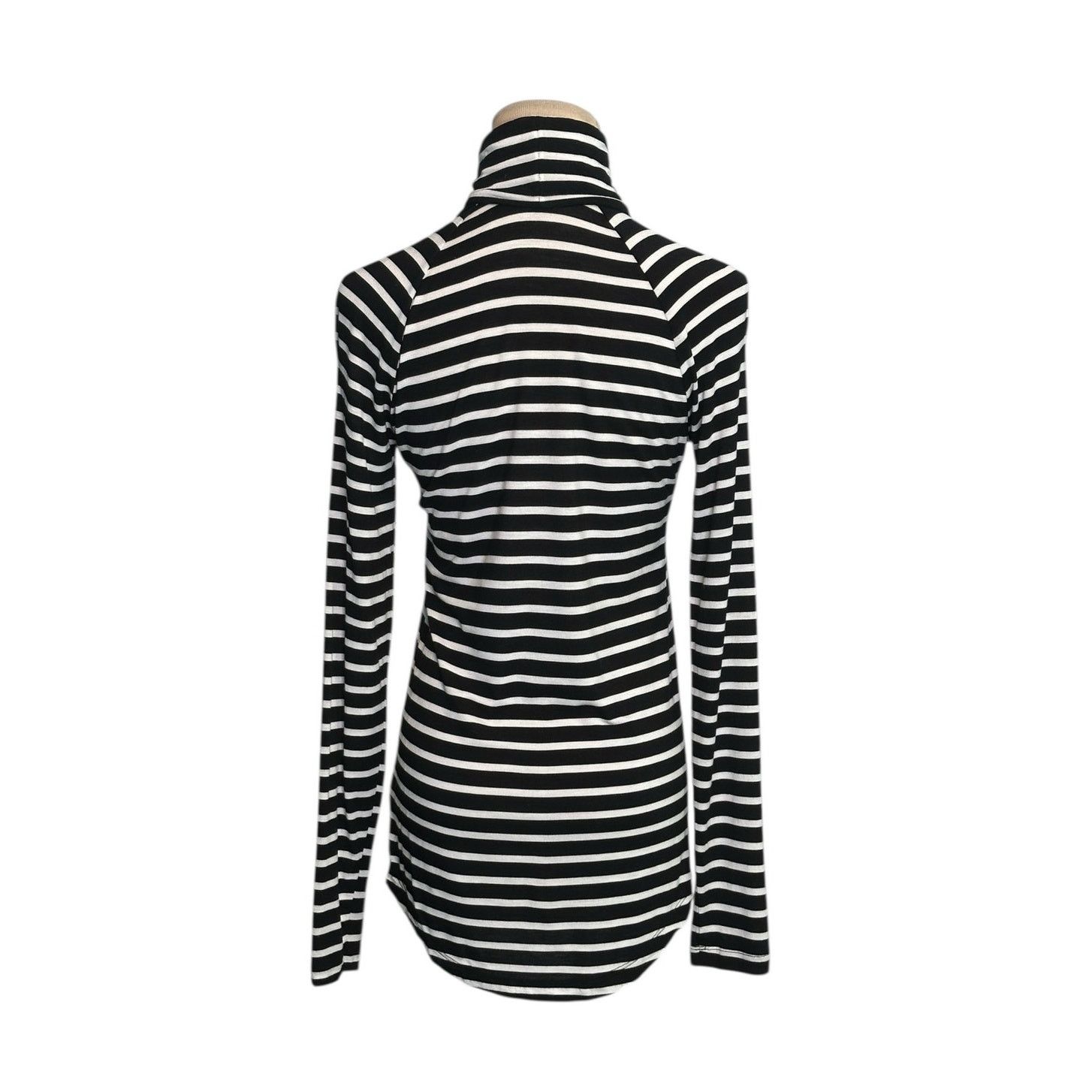 Old Navy Old Navy stripe long sleeves turtle neck T-shirt size XS Size XS / US 0-2 / IT 36-38 - 2 Thumbnail