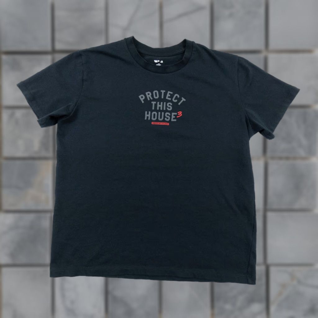Under Armour Under Armour Shirt Short Sleeve Men’s Small Black Protect This House Graphic T-Shirt Mens Regular Fit Crew Neck All Seasons - 1990s? Size US S / EU 44-46 / 1 - 1 Thumbnail