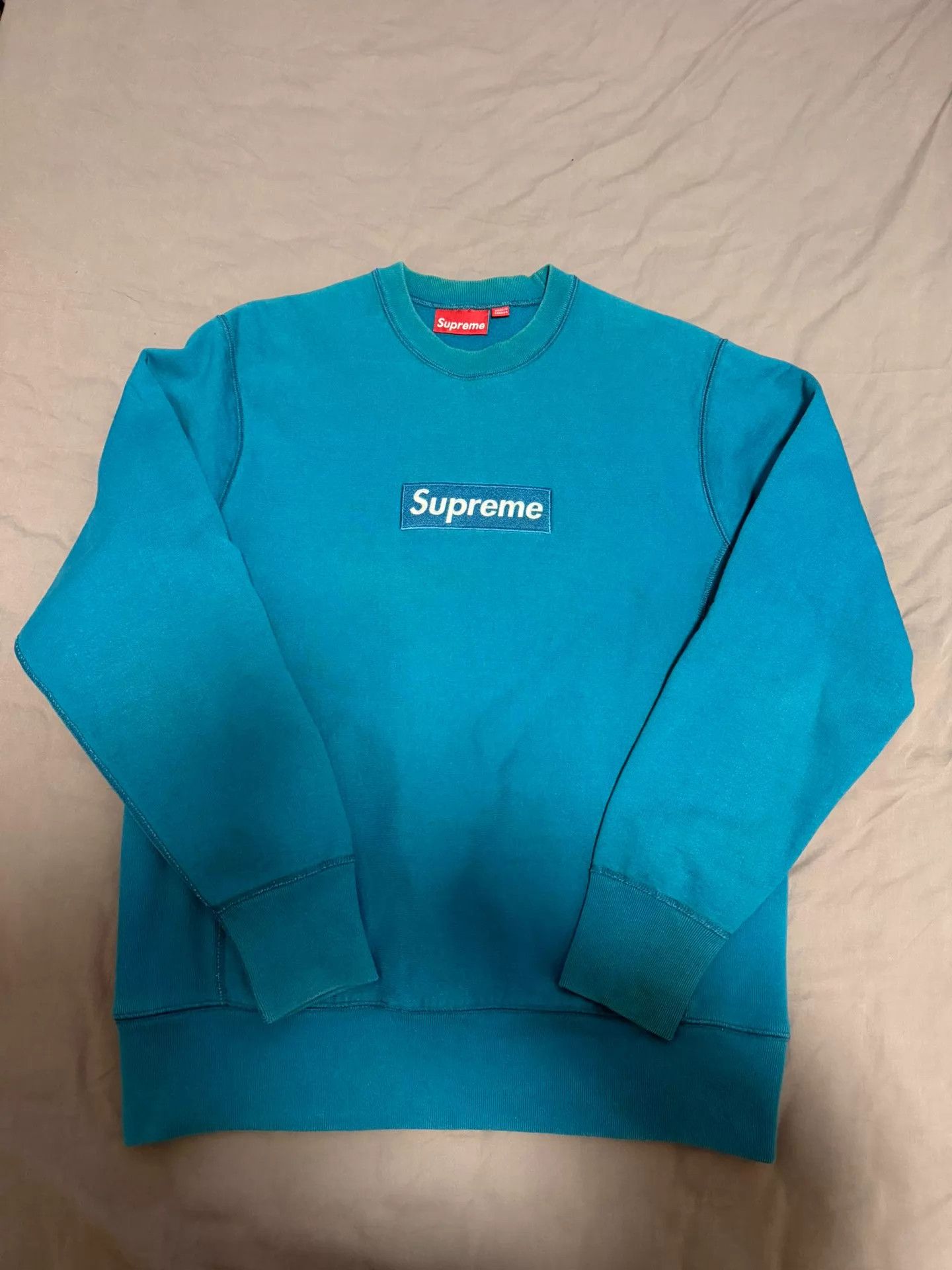 Supreme Supreme 2006 06fw teal on teal box logo crewneck Size US M / EU 48-50 / 2 - 1 Thumbnail