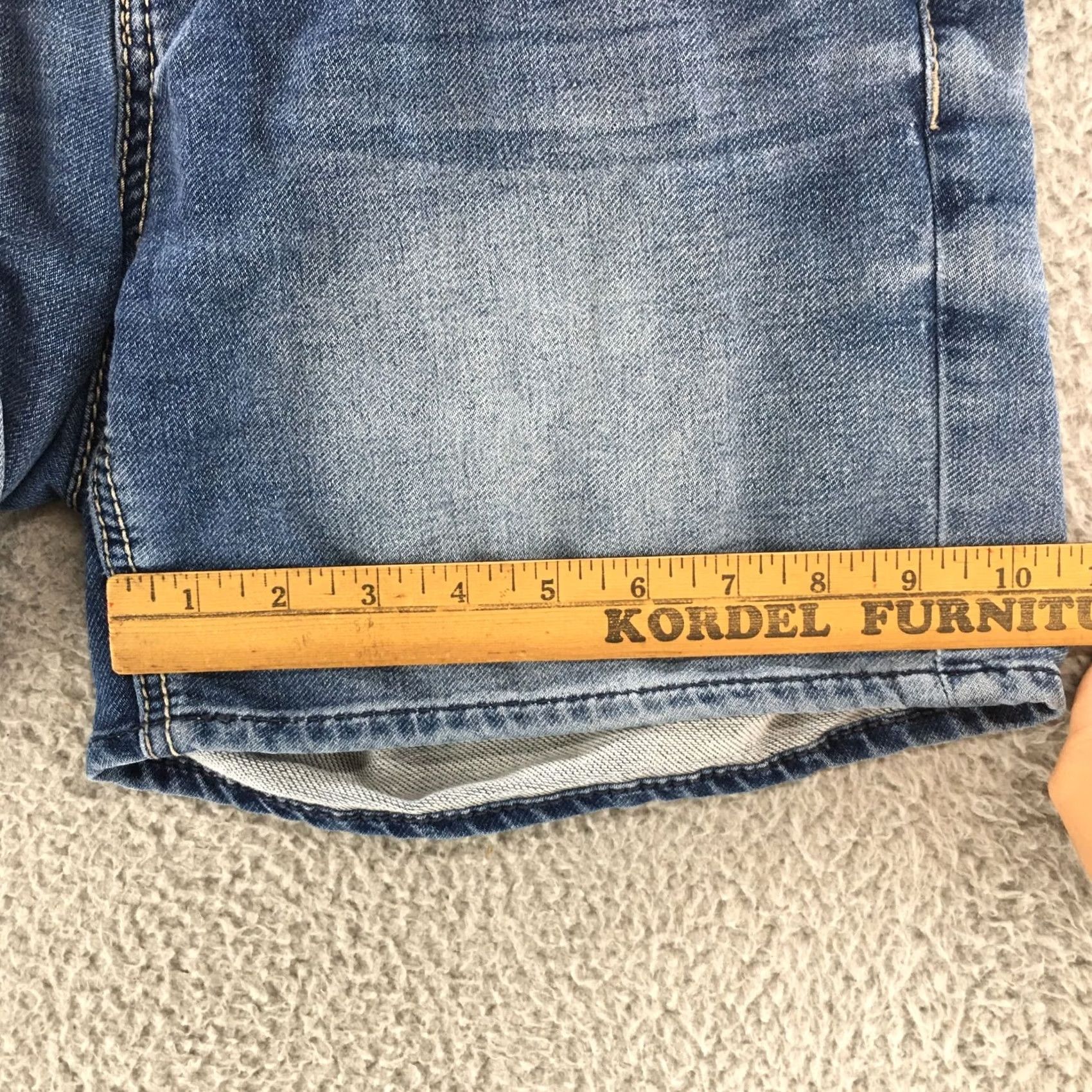 Vintage Seven7 Bermuda Shorts Womens 4 Blue Medium Wash Denim Low Rise Embroidered Zip Bermuda shorts Womens 4 Blue Medium Wash Denim Low Rise Embroidered Zip Size 27" / US 4 / IT 40 - 5 Thumbnail
