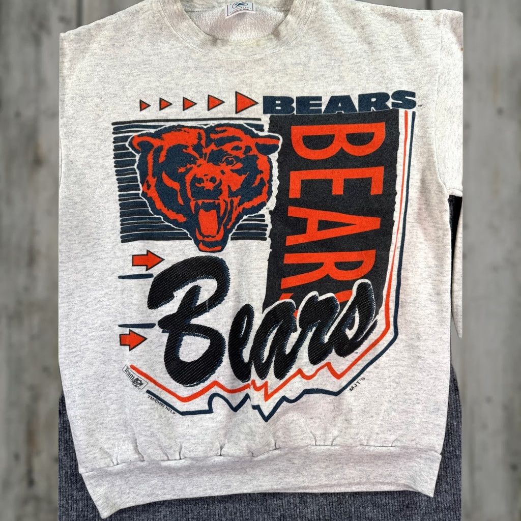 Delta VINTAGE Delta Chicago Bears Sweatshirt Mens L Gray 1993 Graphic NFL 90s USA Crew Neck Long Sleeve Pullover Size US L / EU 52-54 / 3 - 1 Thumbnail