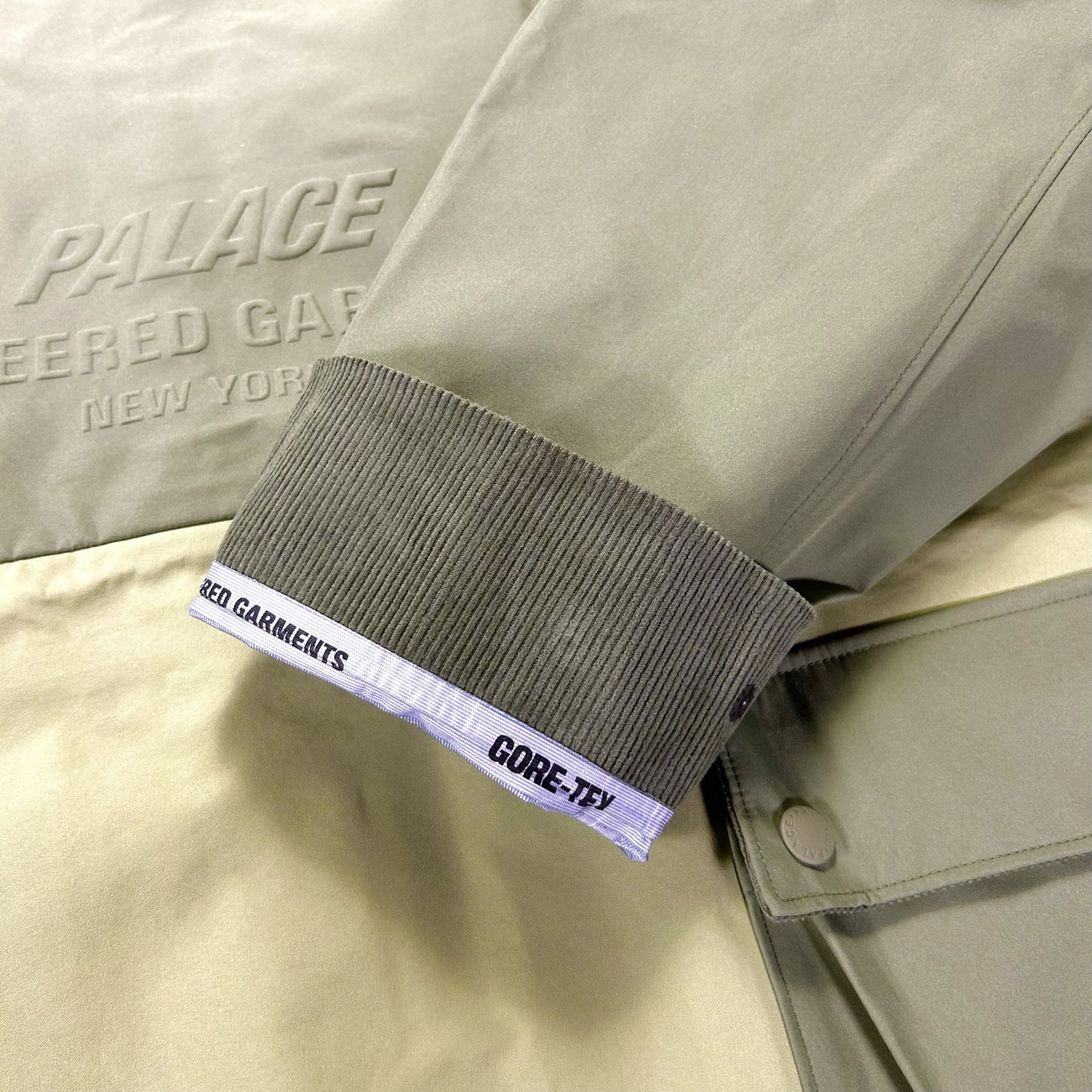 Engineered Garments × Palace Gore-Tex Field Parka Size US S / EU 44-46 / 1 - 11 Thumbnail