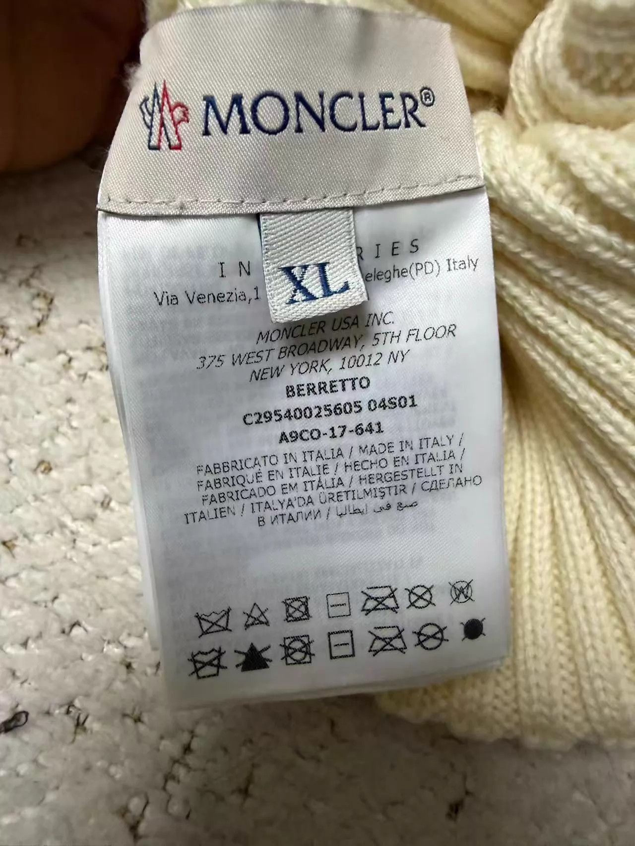 Moncler Moncler Authentic White Knit Beanie Size ONE SIZE - 3 Thumbnail