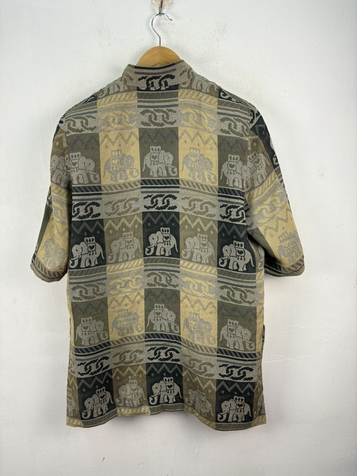 Vintage Vintage Elephant Graphic Rare Design Tshirt Button Up Size US L / EU 52-54 / 3 - 2 Thumbnail