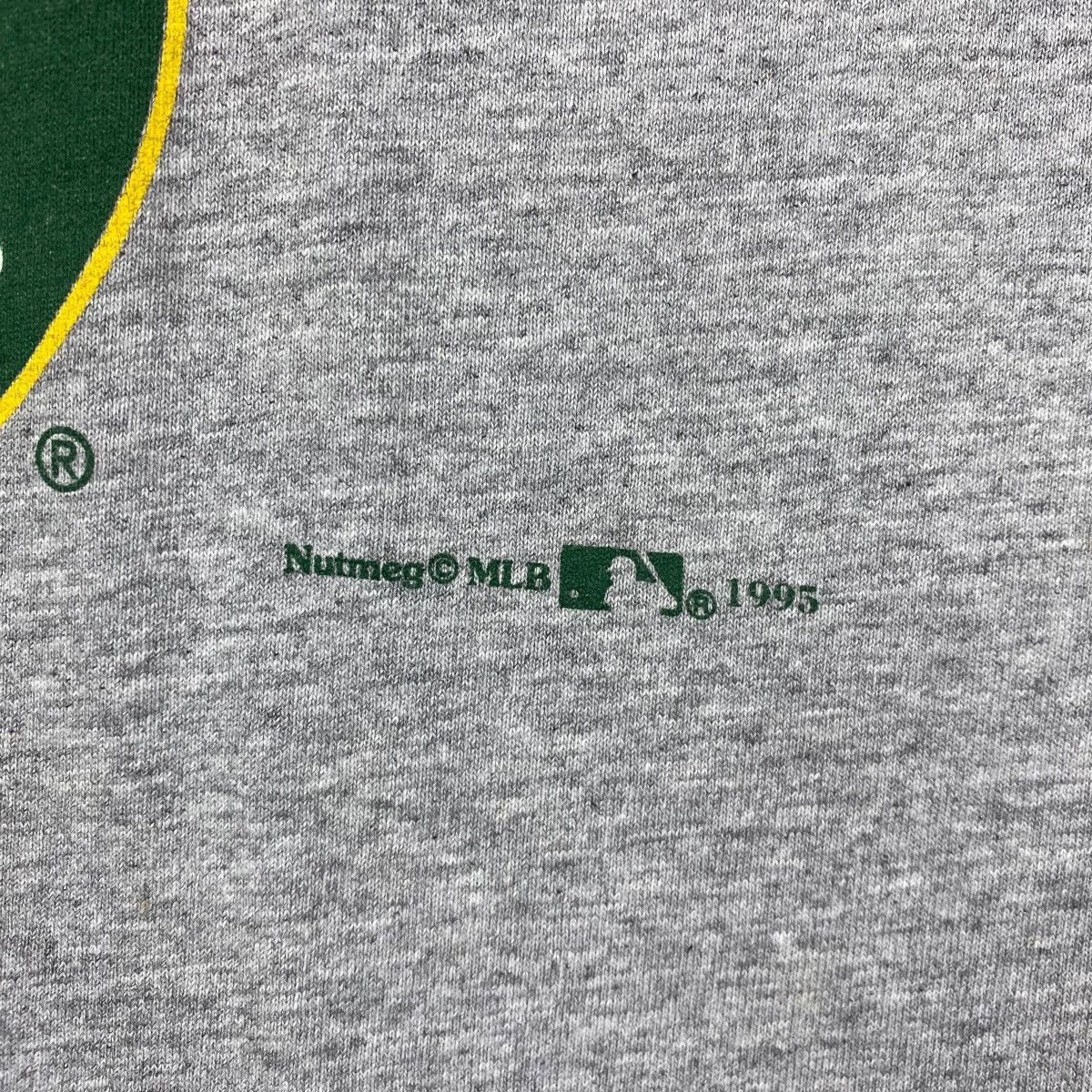 MLB × Nutmeg × Vintage Vintage 90's OAKLAND ATHLETICS MLB Logo Tee Shirt Small Size Size US S / EU 44-46 / 1 - 4 Thumbnail