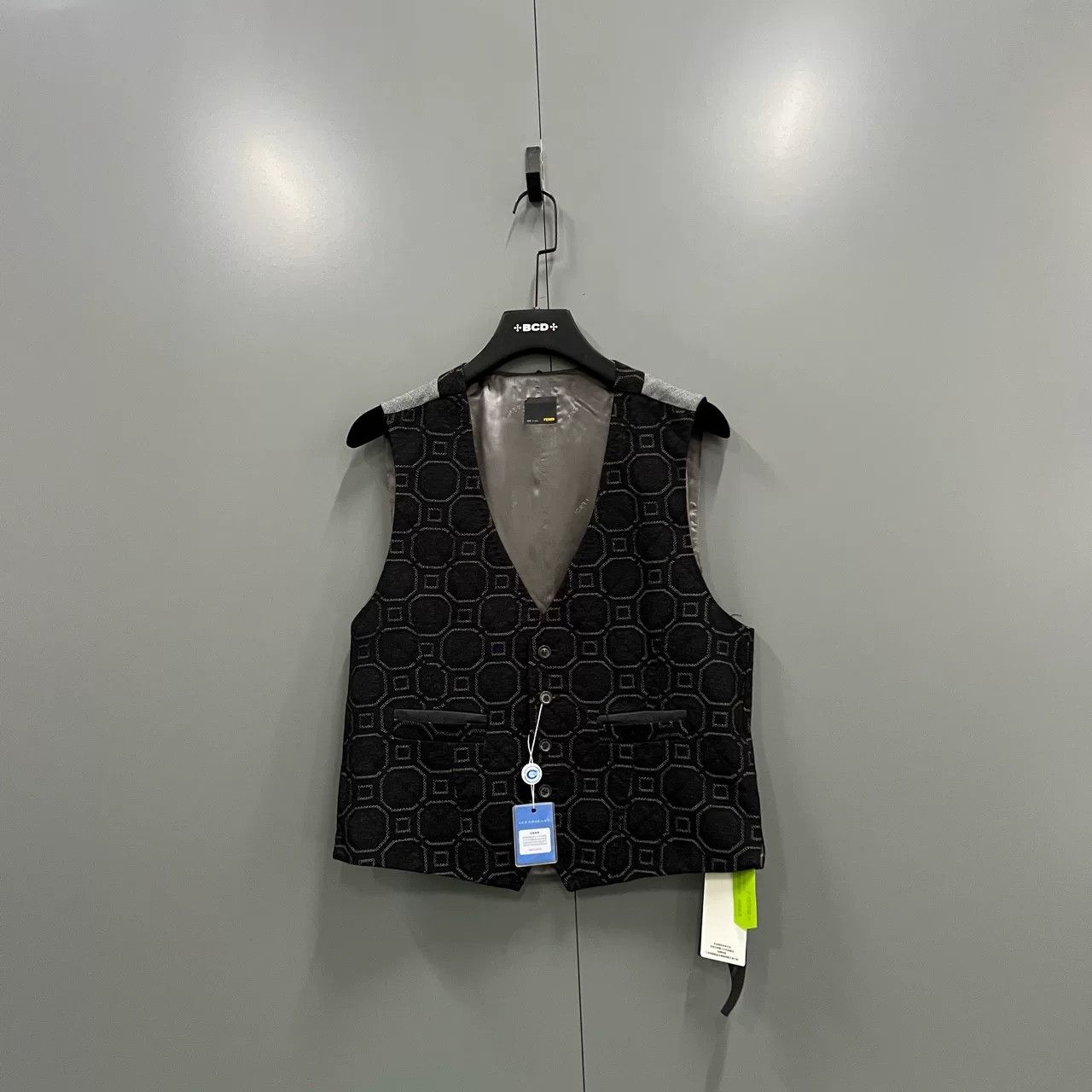 Fendi fendi geometric pattern suit vest Size US L / EU 52-54 / 3 - 1 Thumbnail