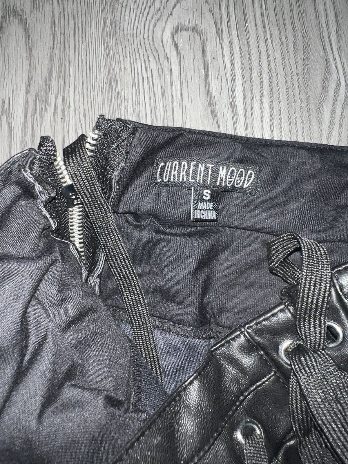 Current Mood Current mood pleated mini skirt 🖤➕ Size 25" / US 0 / IT 36 - 8 Thumbnail