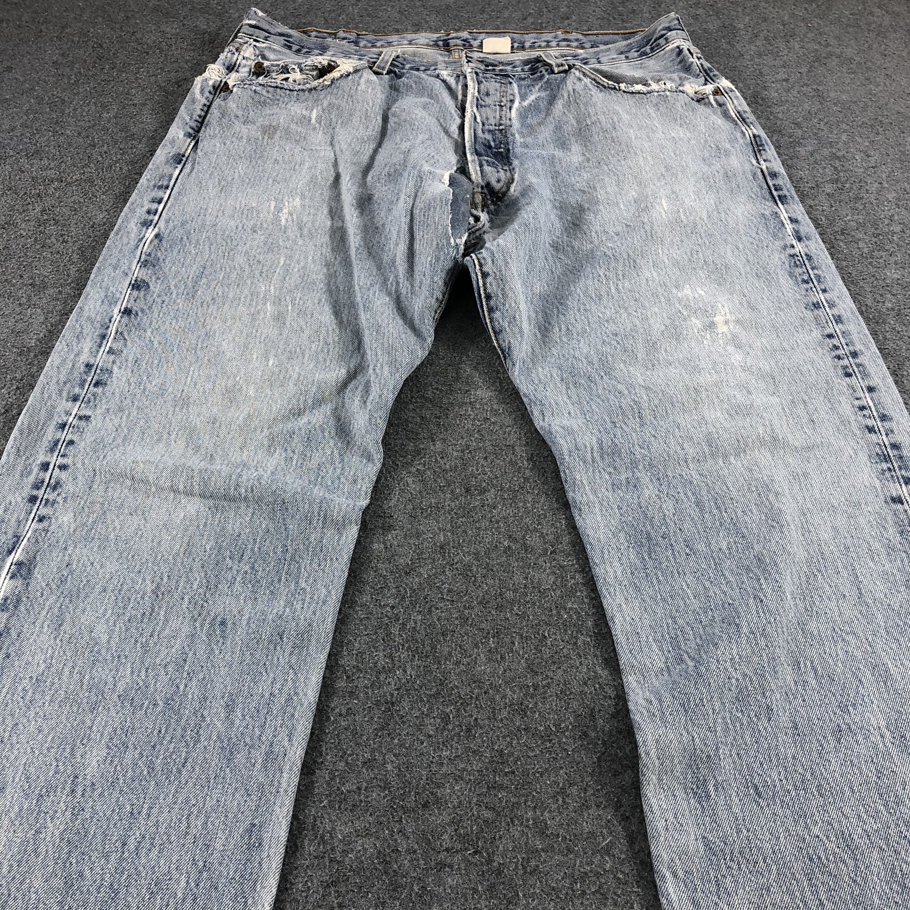 Levi's Vintage 90s Light Wash Levis 501 Distress Jeans-J1274 Size US 37 - 3 Thumbnail