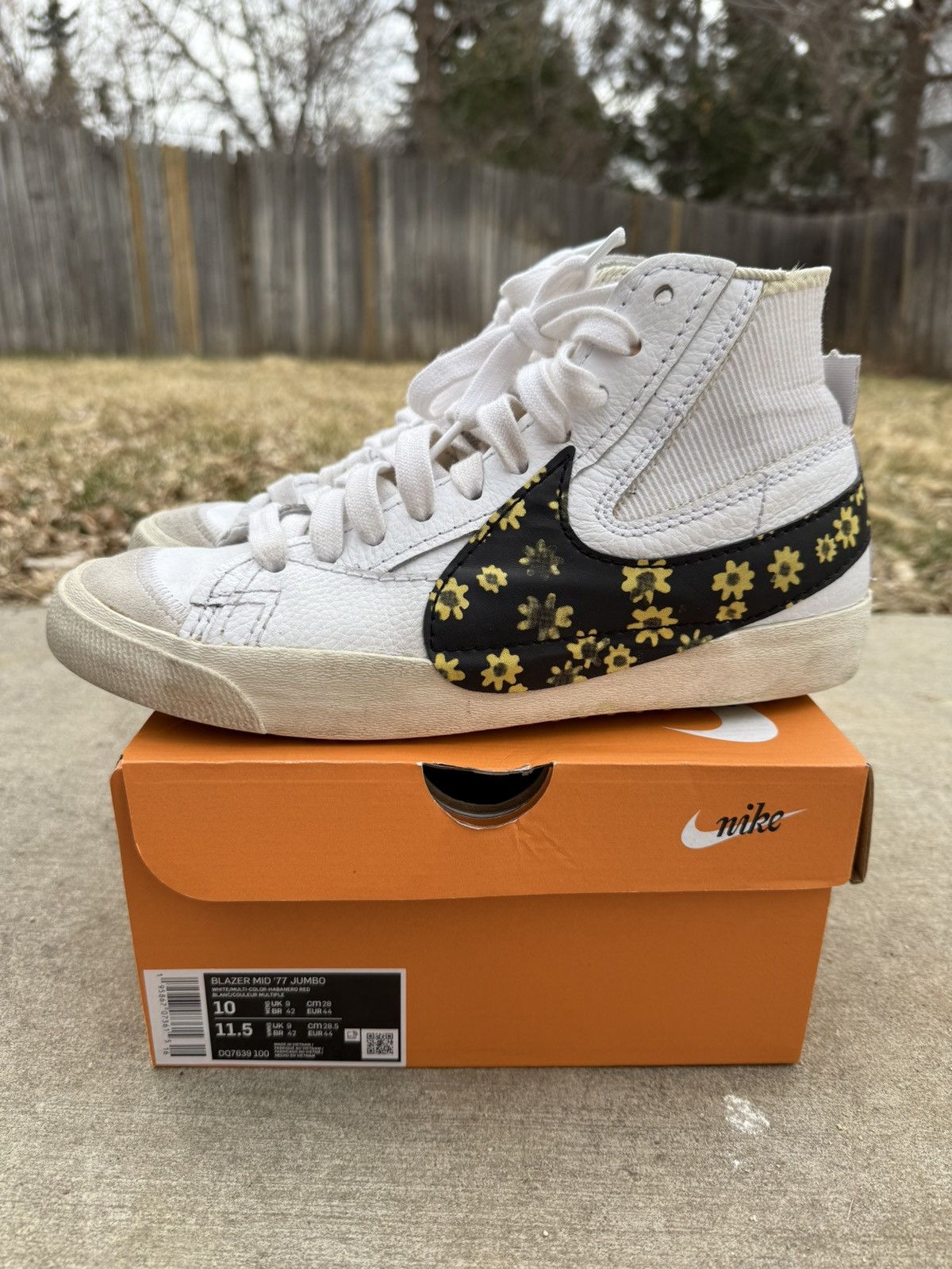 Nike NIKE BLAZER MID ‘77 JUMBO SUNFLOWERS Size US 10 / EU 43 - 1 Thumbnail