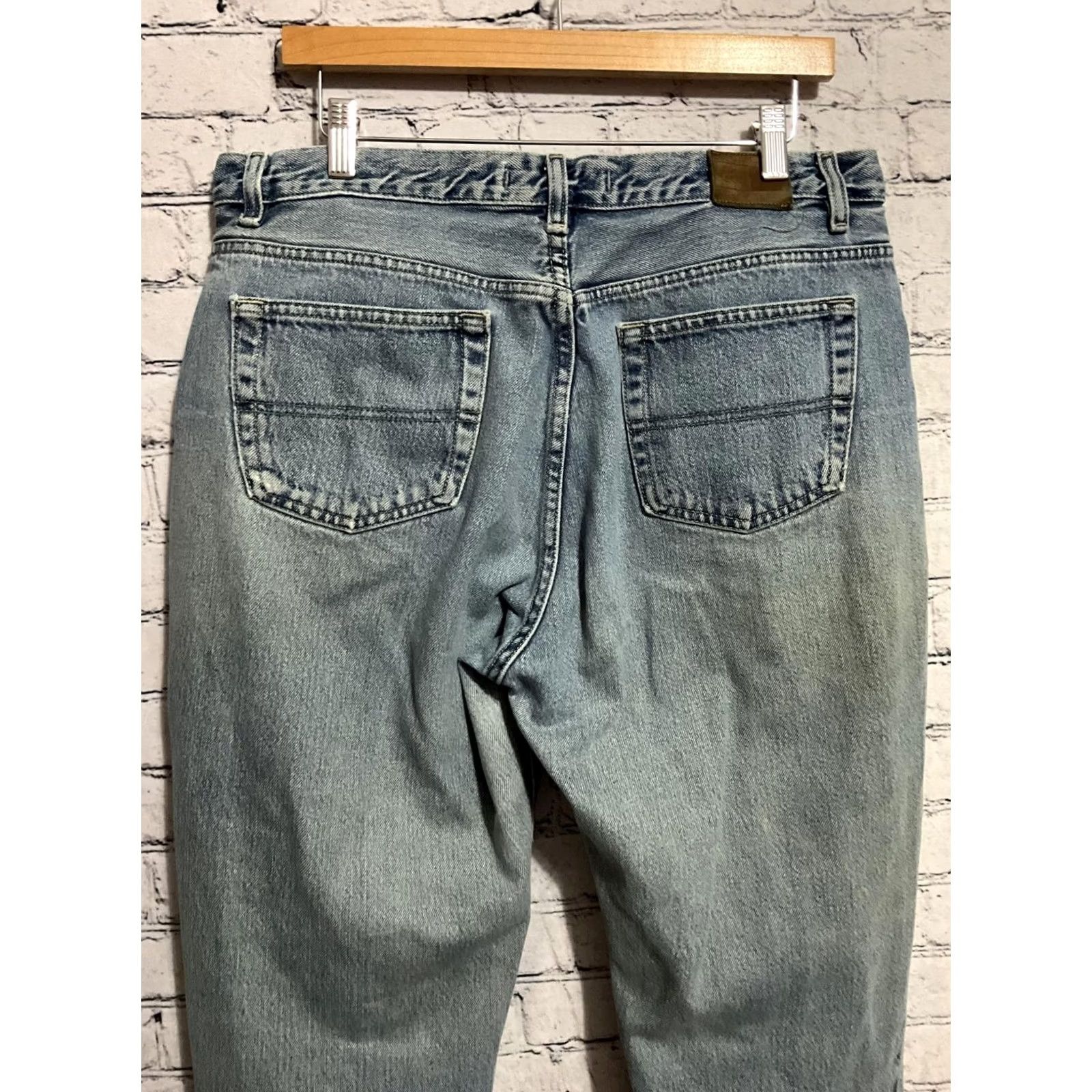 Tommy Hilfiger Tommy Hilfiger Jeans Men 33x31 Light Wash Denim Regular Cotton Denim Button Closure Classic Belt Five-Pocket Mens Jeans Size US 33 - 6 Thumbnail