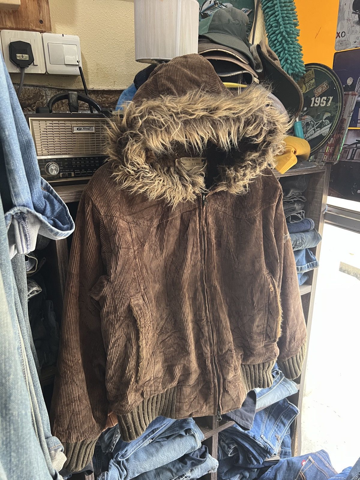 Billabong 🔥Billabong Faux Fur Corduroy Zipper Jacket Hoodie Size US M / EU 48-50 / 2 - 3 Thumbnail