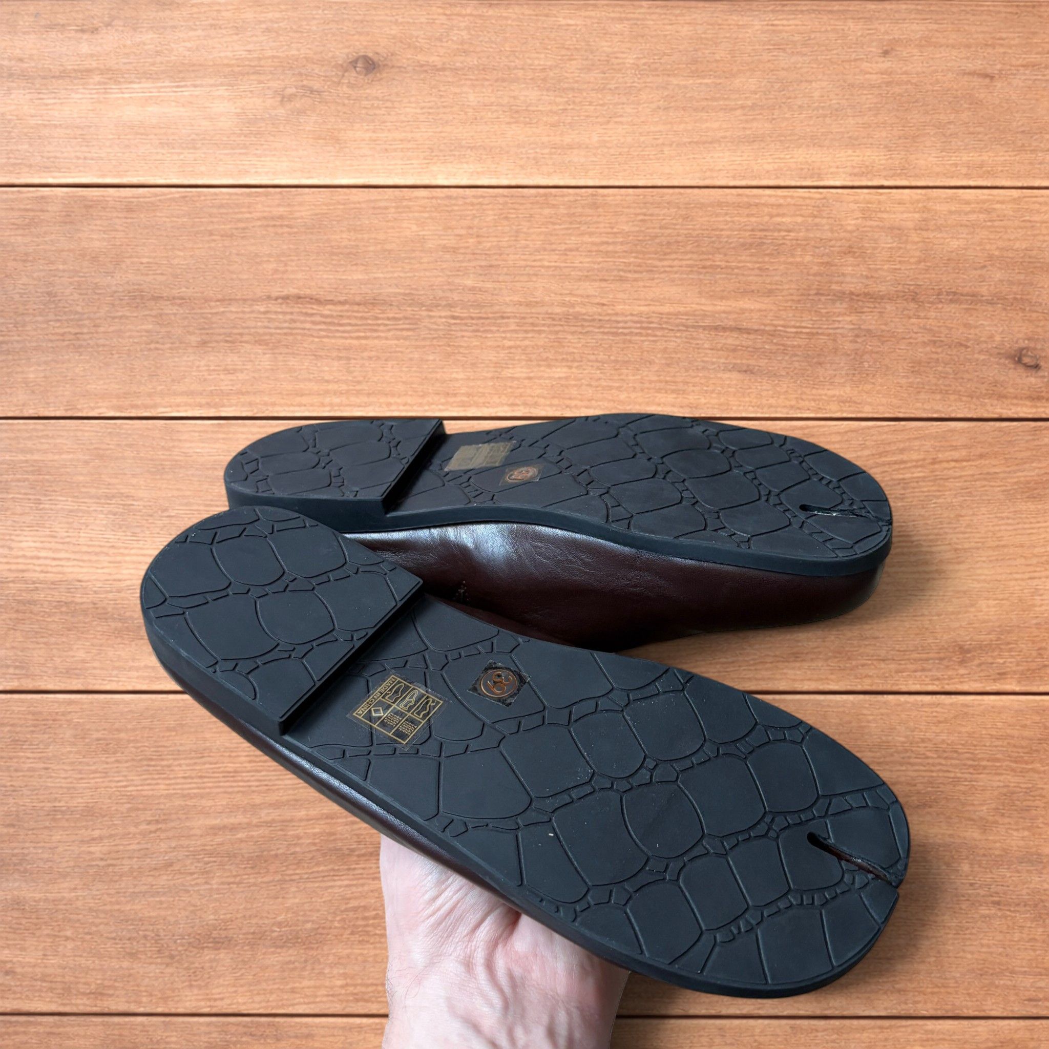 Japanese Brand Vintage style faux leather tabi split toe shoes in brown. Size US 9 / IT 39 - 9 Thumbnail
