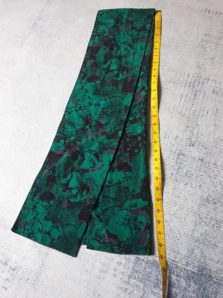 Japanese Brand Unnamed abstract green colour scarves neck accessories Size ONE SIZE - 5 Thumbnail