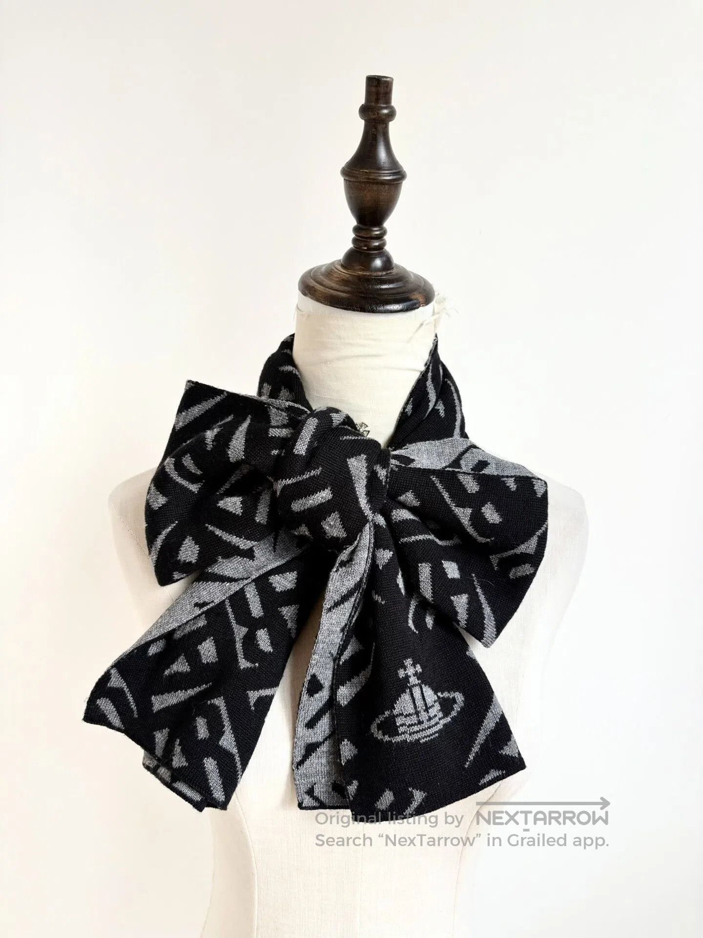 Vivienne Westwood Vivienne Westwood Black Gray Saturn Scarf. Size ONE SIZE - 1 Thumbnail