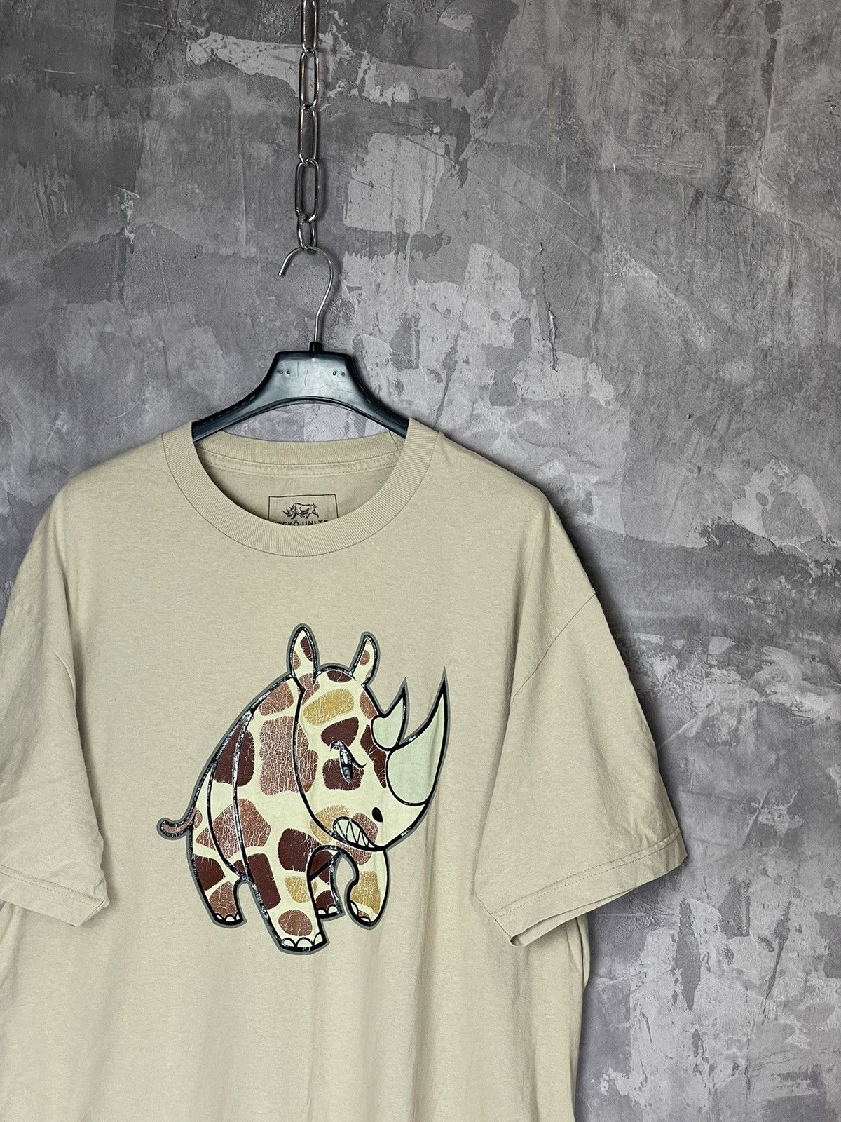 Ecko Unltd. × Vintage Ecko Unltd. Rhinoceros Camo Logo Beige Oversized Tee Shirt Size US L / EU 52-54 / 3 - 4 Thumbnail