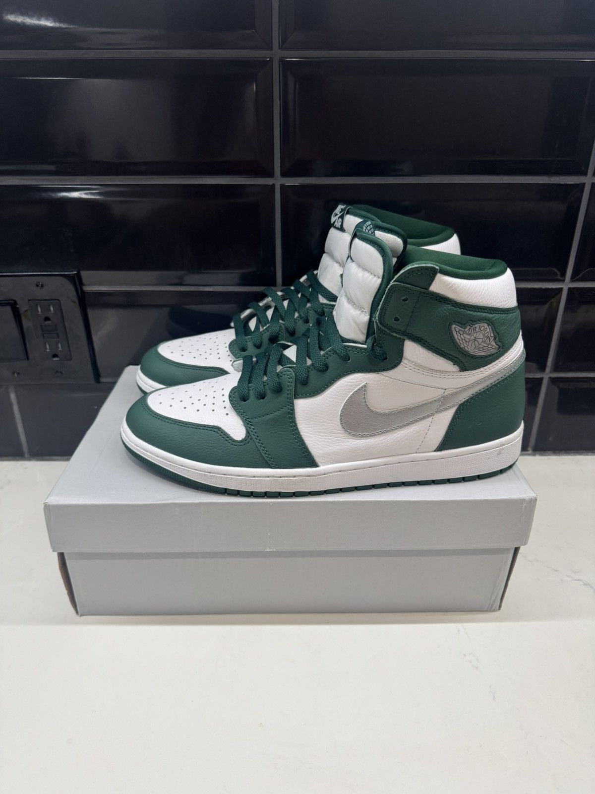 Nike Nike Air Jordan 1 High OG Gorge Green Sneakers – Size 13 Size US 13 / EU 46 - 6 Thumbnail