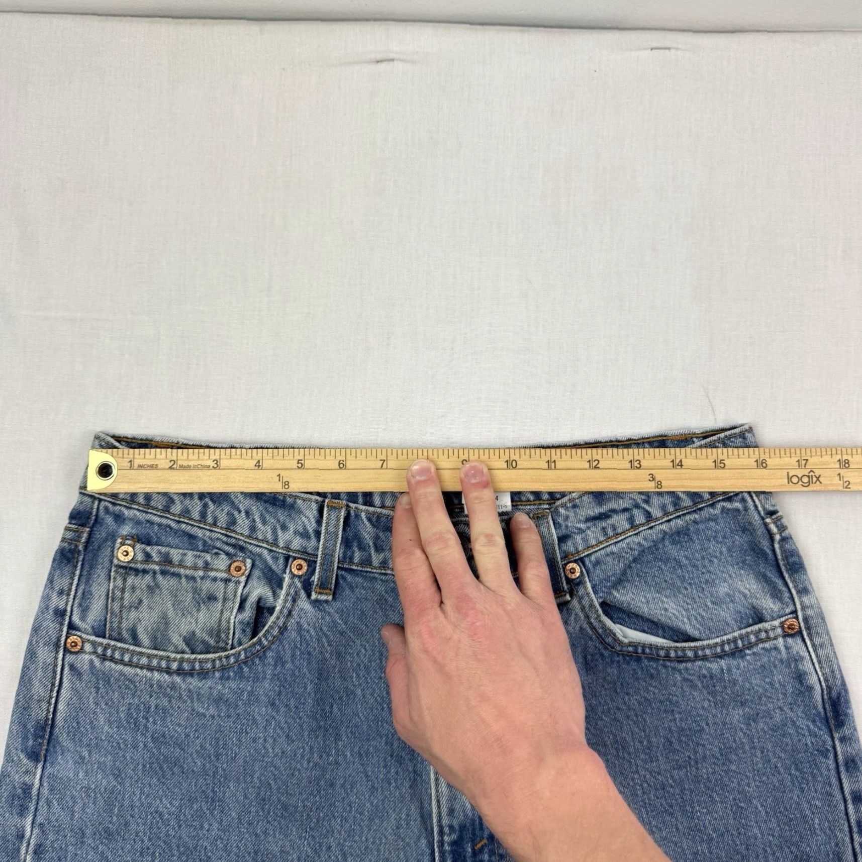 Levi's VINTAGE Levi's 550 Jeans Adult 35x34 Relaxed Fit 90s USA Blue Denim Cotton Jeans Mens Size US 35 - 6 Thumbnail