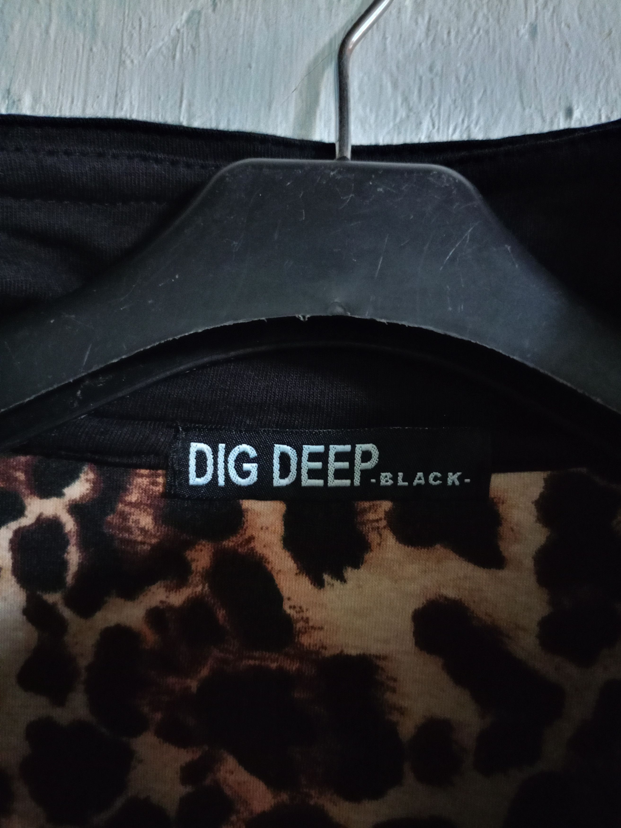 Dig Deep Black Skull Long Sleeve t-shirt