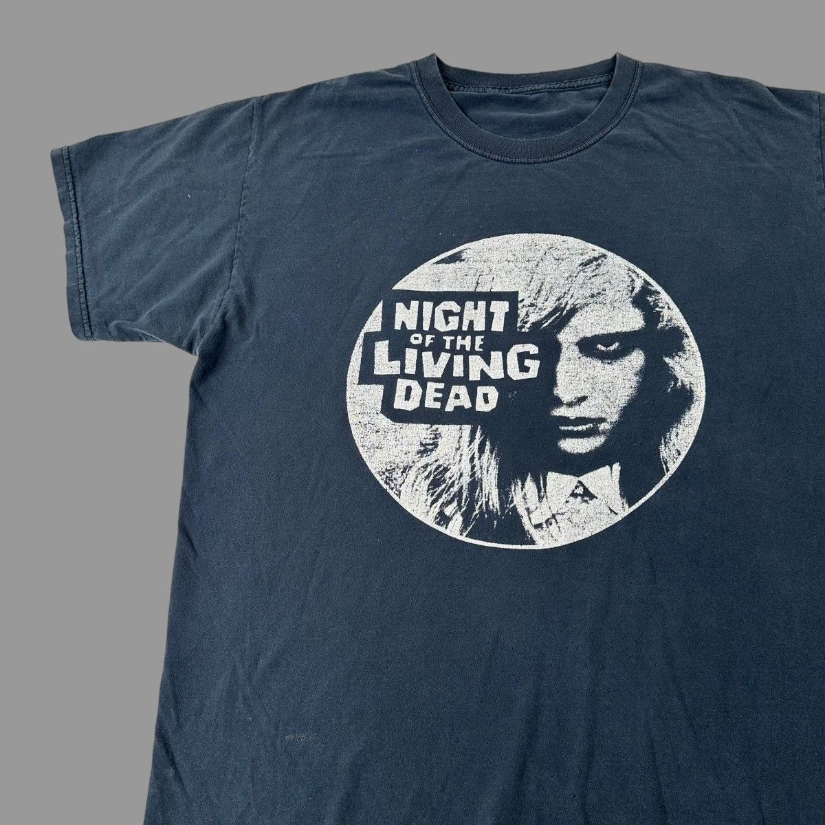 Vintage Vintage Y2K night of the living dead tshirt Size US L / EU 52-54 / 3 - 2 Thumbnail