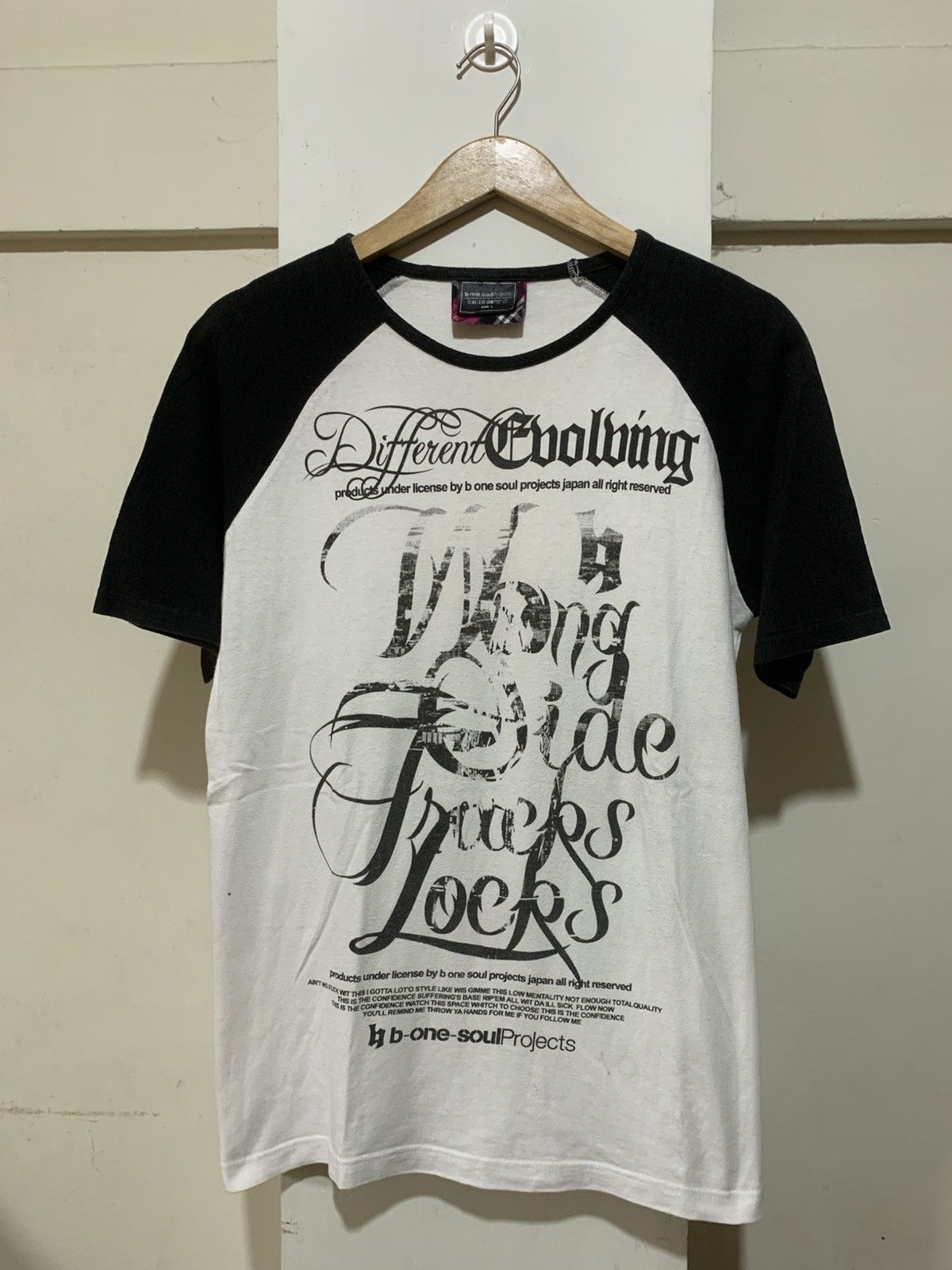 Japanese Brand Japanese B One Soul Different Evolving Tee Shirt Size US L / EU 52-54 / 3 - 1 Thumbnail