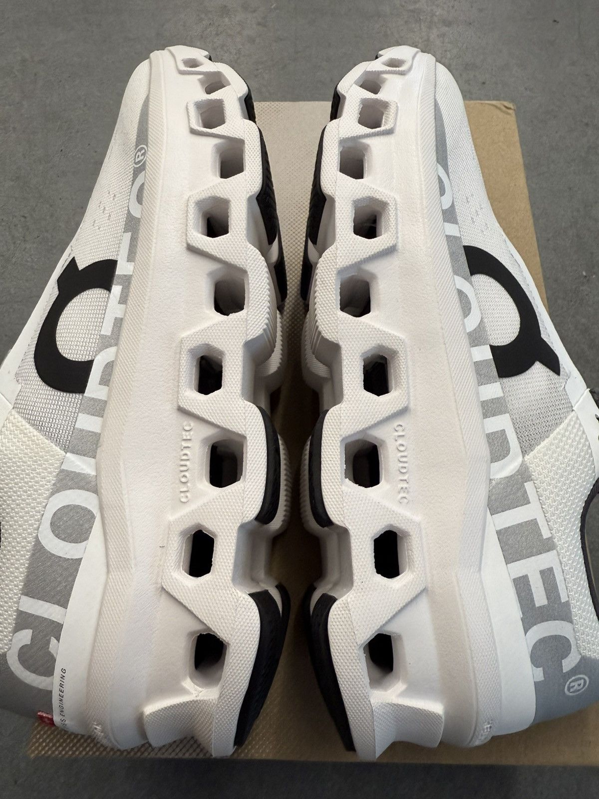 On 2023 On Running Cloudmonster All White Size US 9.5 / IT 39.5 - 4 Thumbnail