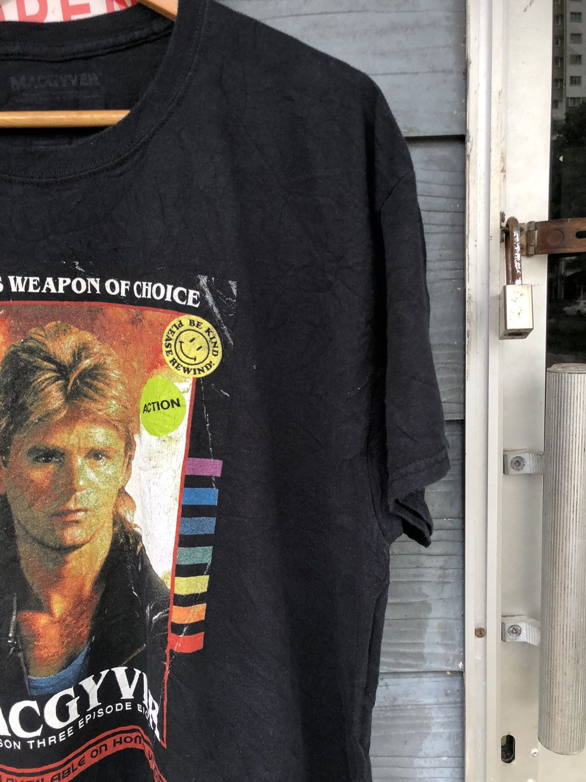 Vintage VINTAGE Y2K MACGYVER VHS MOVIE TEE Size US XL / EU 56 / 4 - 4 Thumbnail