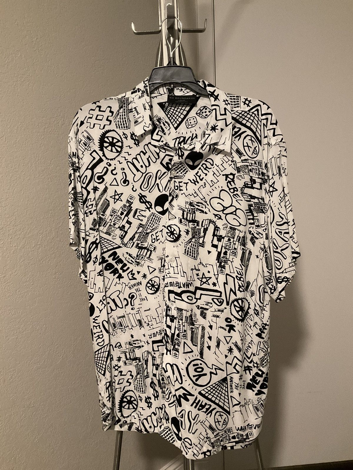 Japanese Brand × Other White Button Up Shirt with Graphics Size US L / EU 52-54 / 3 - 1 Thumbnail