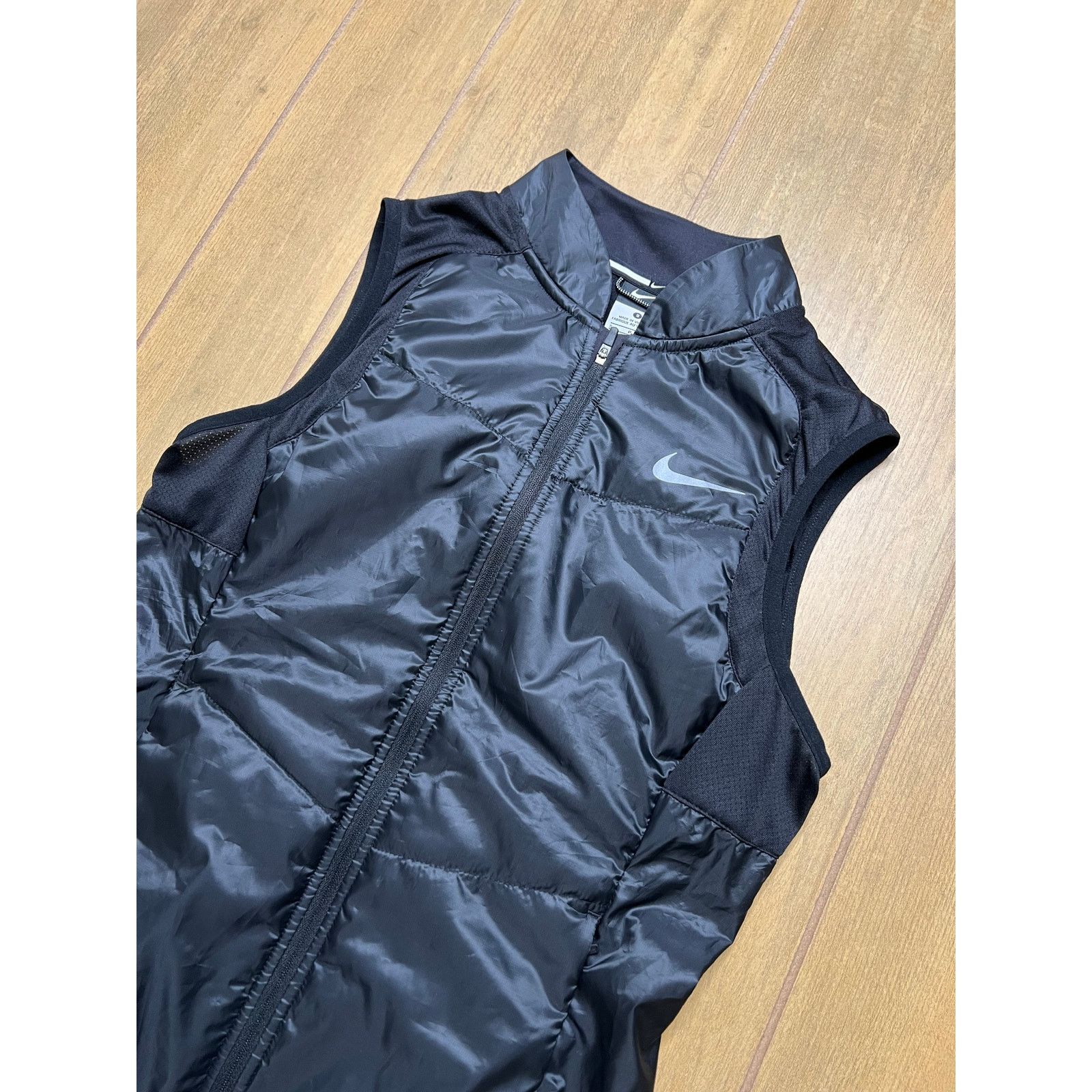 Nike NIKE POLYFILL RUNNING VEST WOMEN'S Sz Small gym workout Size S / US 4 / IT 40 - 2 Thumbnail